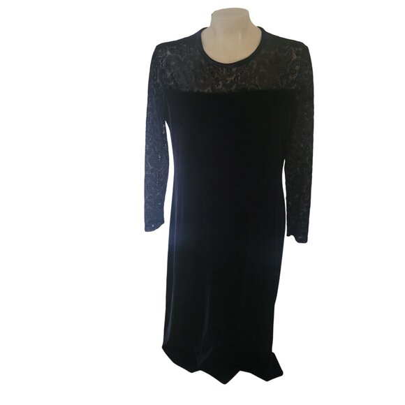Elegant Black‎ Velvet Evening Gown With Sheer Lace Sleeves & Floral Detail lace - Picture 2 of 10